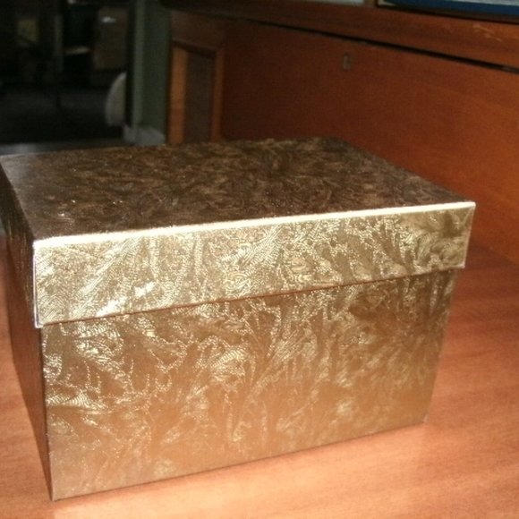 fine china Santa egg shaped musical ornament trinket box. - Picture 6 of 6